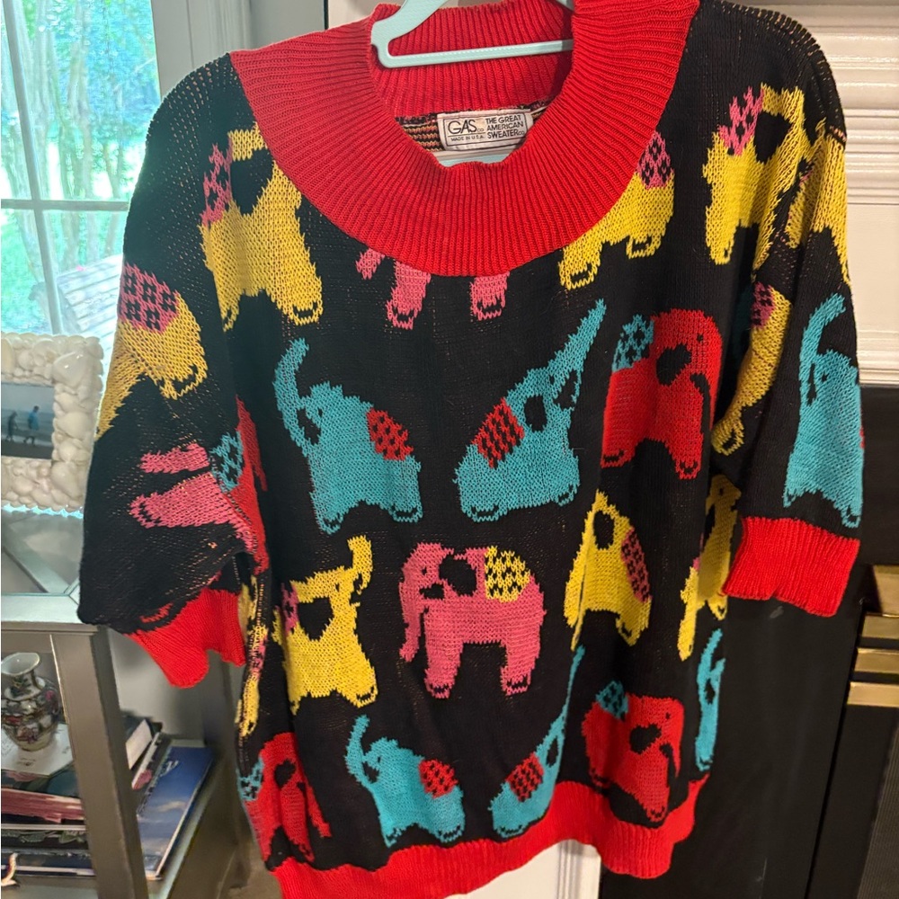 Colorful vintage 80’s Elephant Pattern Sweater
